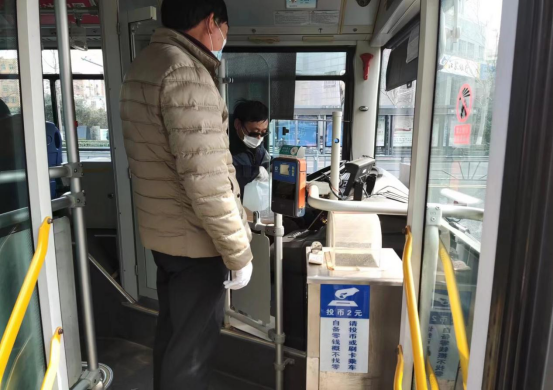 公交集團公交事業一部組織開展兩會期間危險品暗查工作