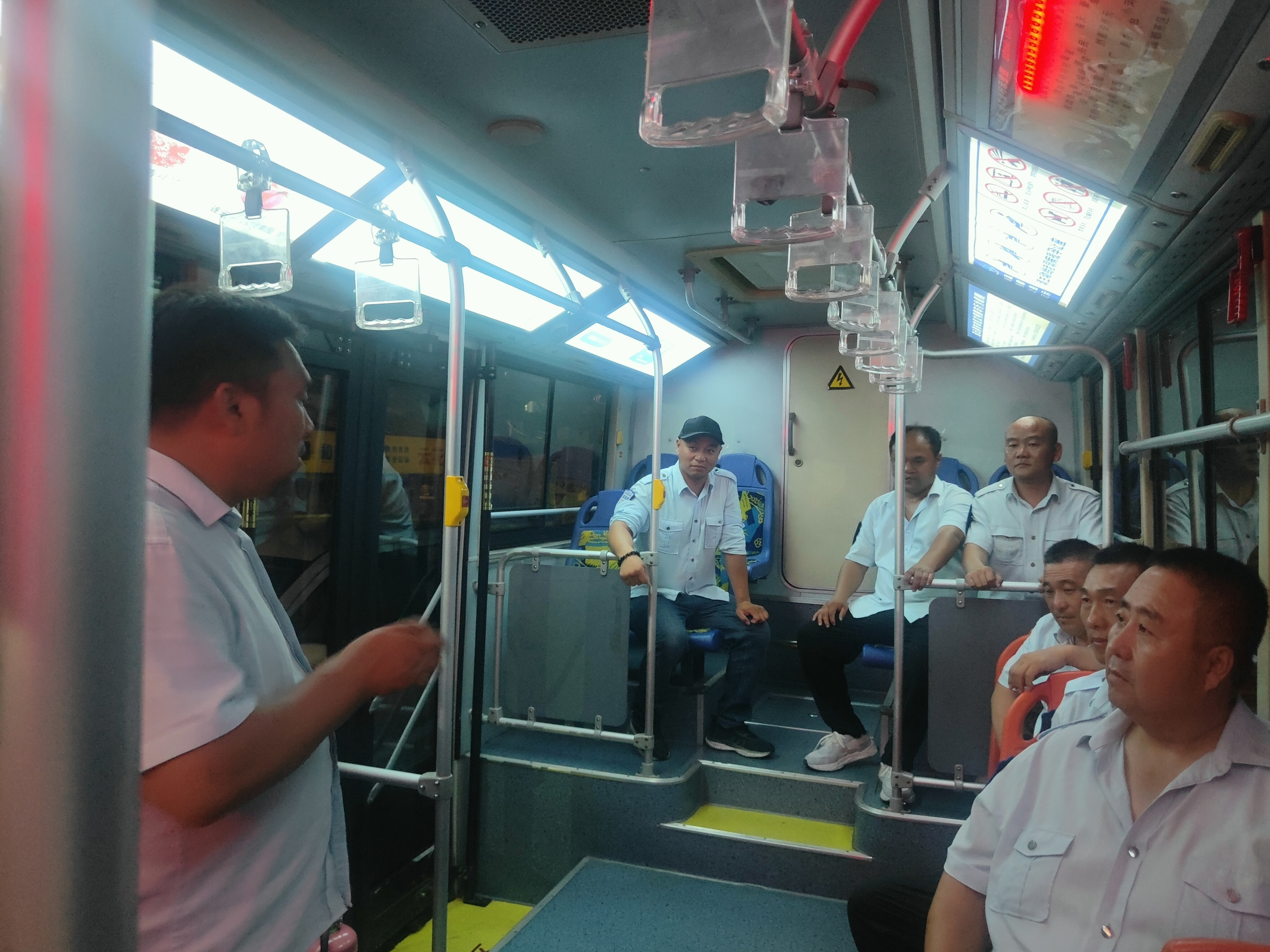 海通公交“百日競賽” 啟動互問互答  激活服務“內驅力”