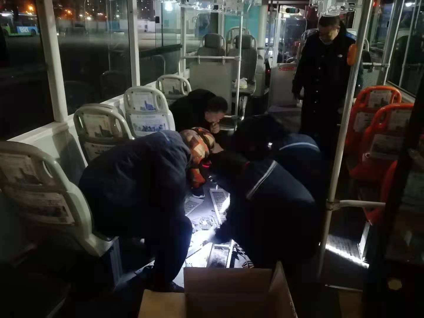 快速公交事業部對燃氣車輛暖風機進行集中整改