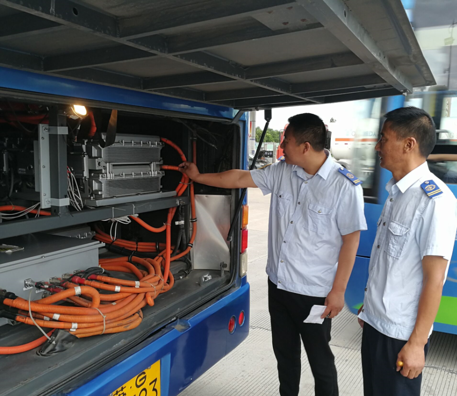 公交集團(tuán)做好“連云港之夏”群星演唱會(huì)機(jī)務(wù)保障工作