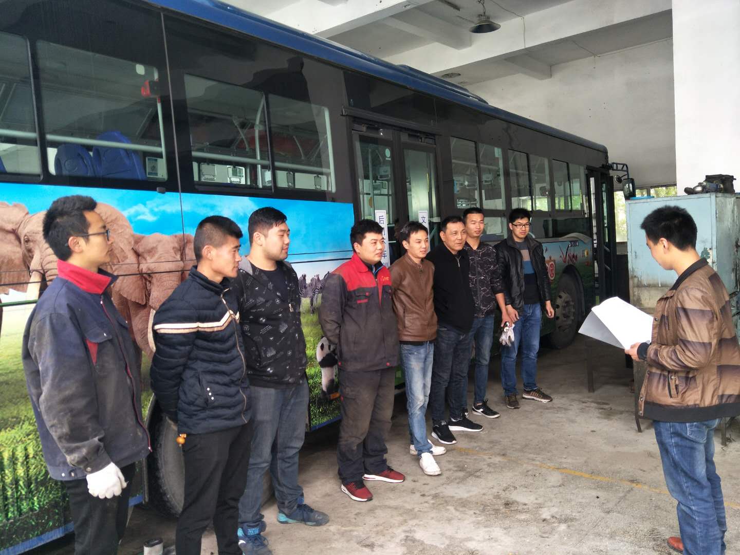 公交集團機務(wù)技術(shù)事業(yè)部開展修理工春季技術(shù)培訓(xùn)工作