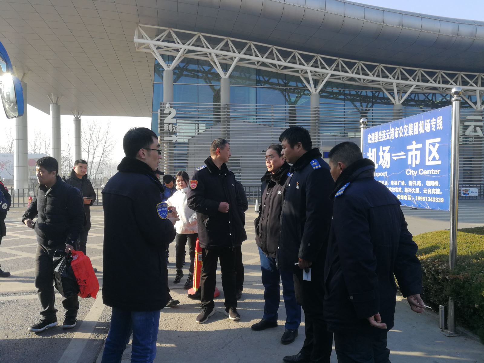 公交集團(tuán)經(jīng)營(yíng)發(fā)展事業(yè)部開展春運(yùn)期間文明線檢查工作