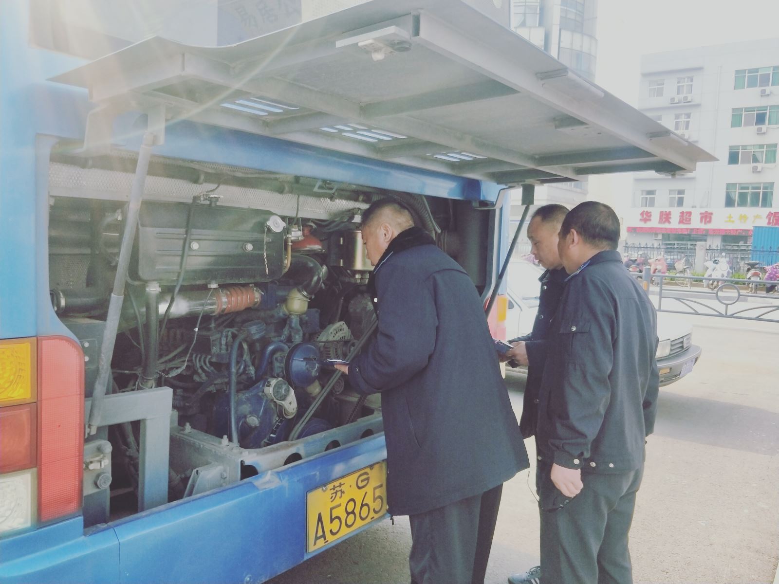 公交集團公交事業一部開展上路上線檢查消除安全隱患