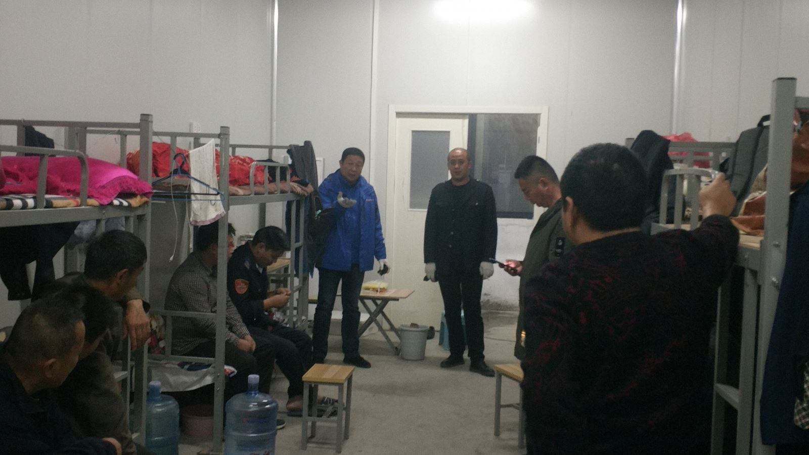 公交集團(tuán)經(jīng)營(yíng)發(fā)展事業(yè)部開(kāi)展場(chǎng)站夜查工作