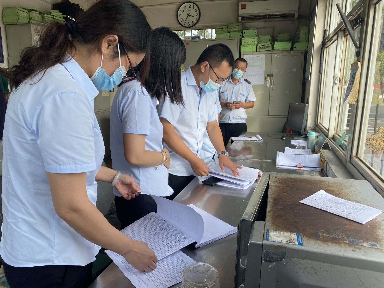 公交集團堅持疫情防控、迎接創文復審工作兩手抓、雙促進