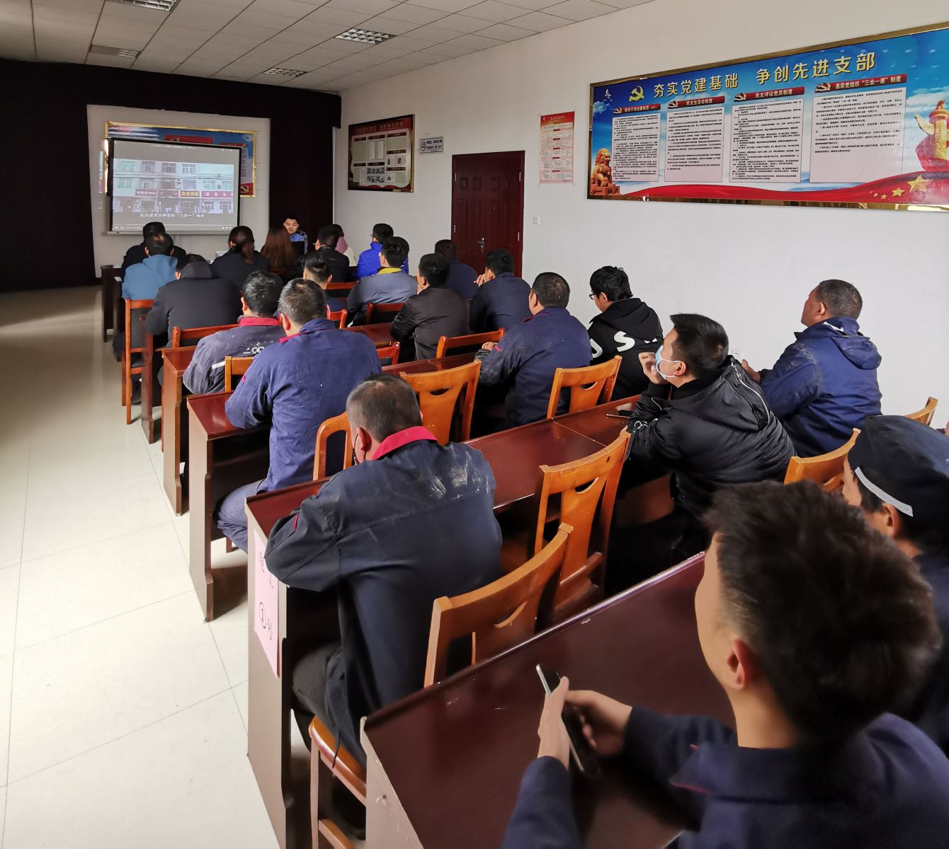 公交集團(tuán)機(jī)務(wù)技術(shù)事業(yè)部組織開(kāi)展消防培訓(xùn)活動(dòng)