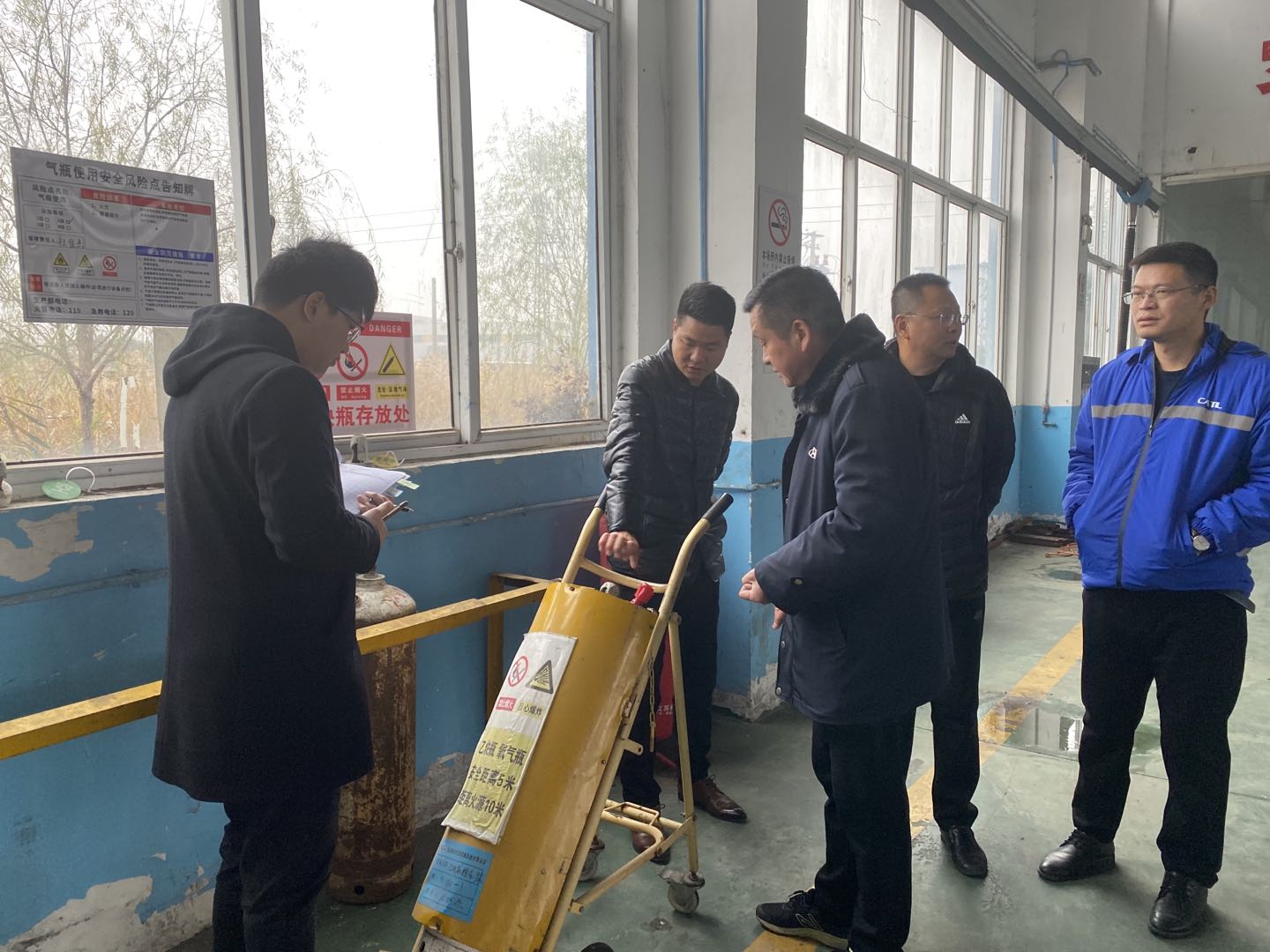 公交集團(tuán)機(jī)務(wù)技術(shù)事業(yè)部開(kāi)展冬季安全生產(chǎn)大檢查工作