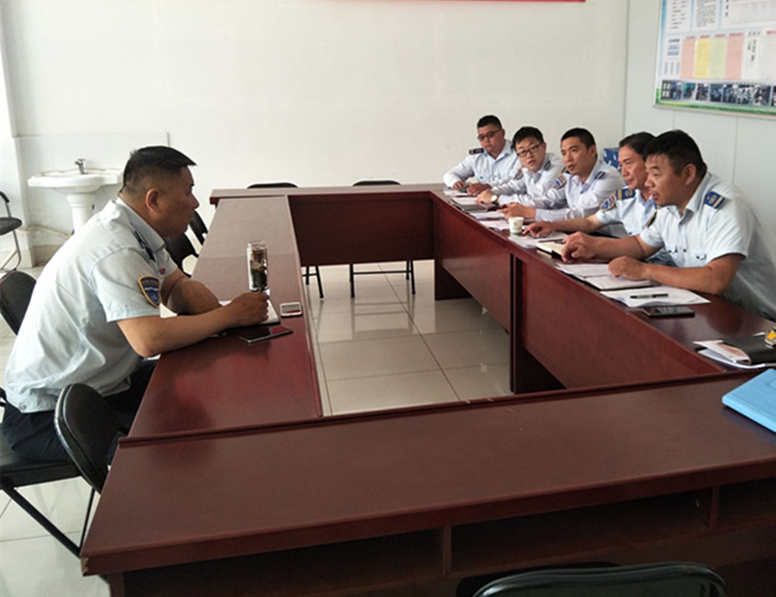 公交集團(tuán)經(jīng)營發(fā)展事業(yè)部召開端午節(jié)前生產(chǎn)運營會