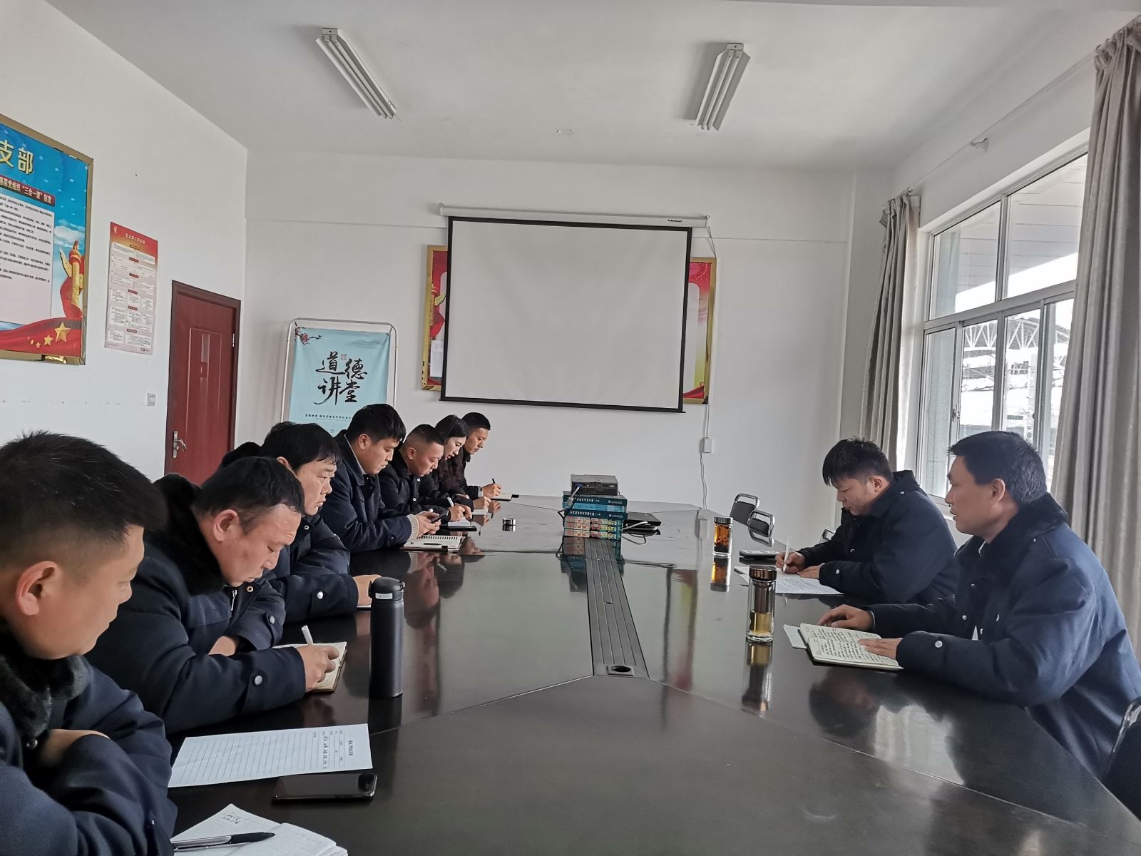 公交集團(tuán)公交事業(yè)二部召開(kāi)機(jī)務(wù)工作專題會(huì)議