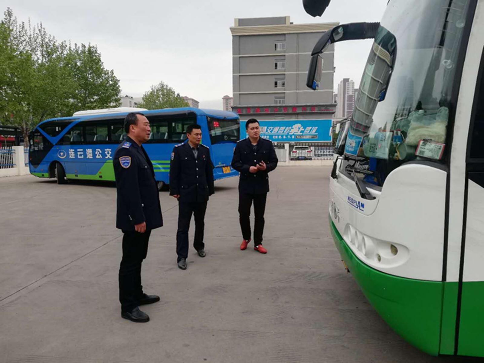 公交集團經(jīng)營發(fā)展事業(yè)部開展“五一”節(jié)前專項大檢查